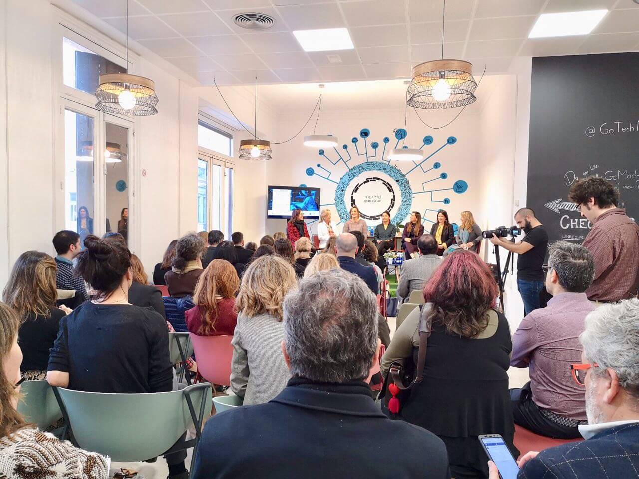 Seis mujeres afirman que la expansión de blockchain llegará cuando lo asuman las administraciones