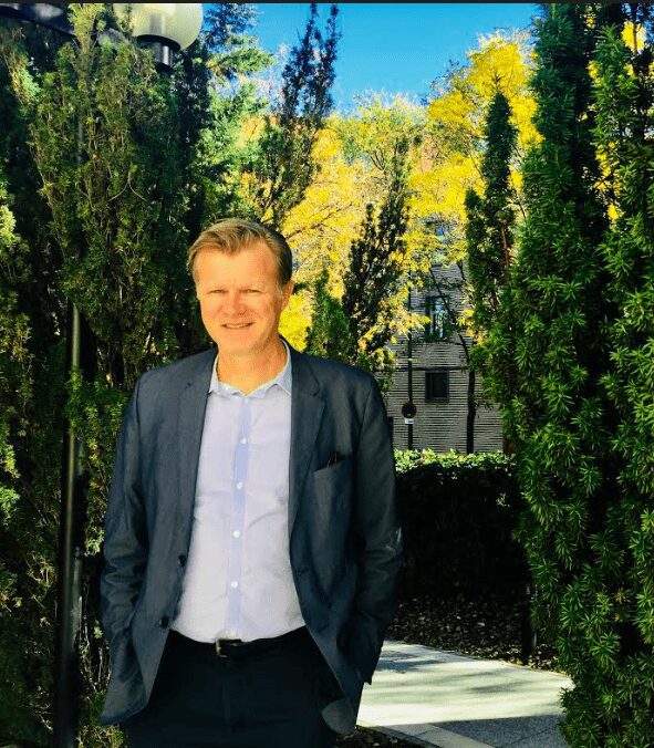 Michael Casey: «Blockchain actúa como marco de confianza de la Cuarta Revolución Industrial»