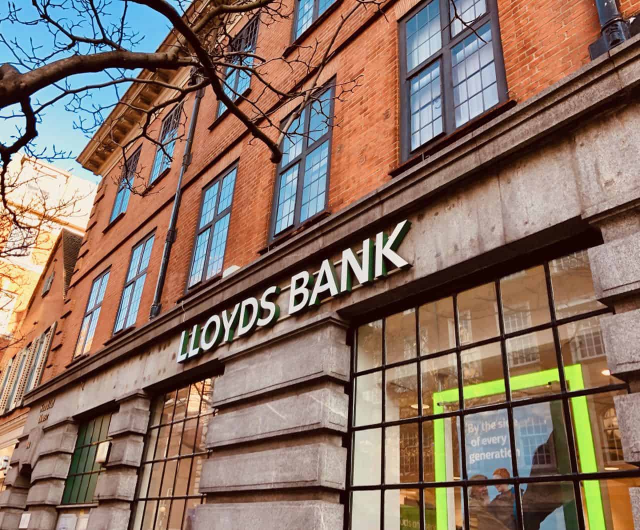 Lloyds Bank y komgo se asociacian para llevar la blockchan al sector del comercio internacional de productos básicos