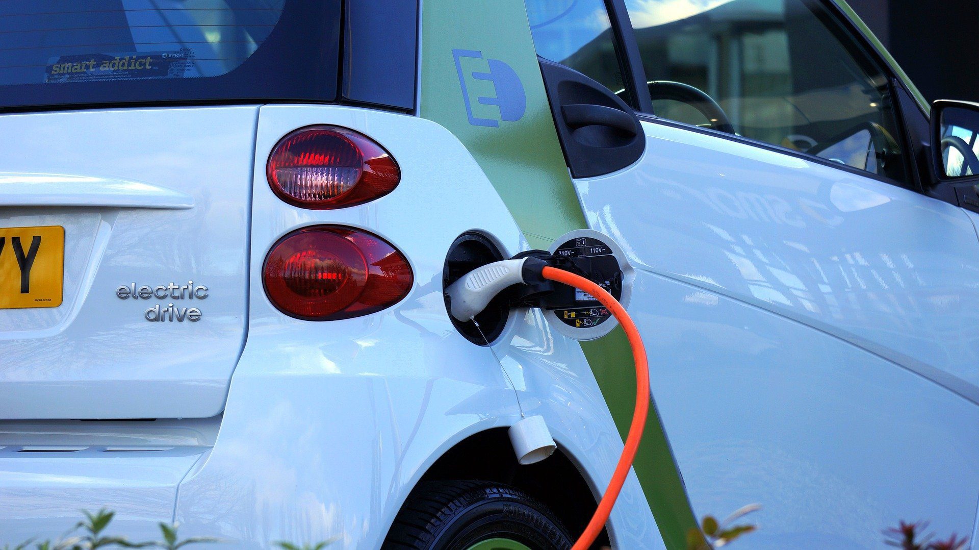 Tres operadores europeos implican a los usuarios en negocio energético en blockchain