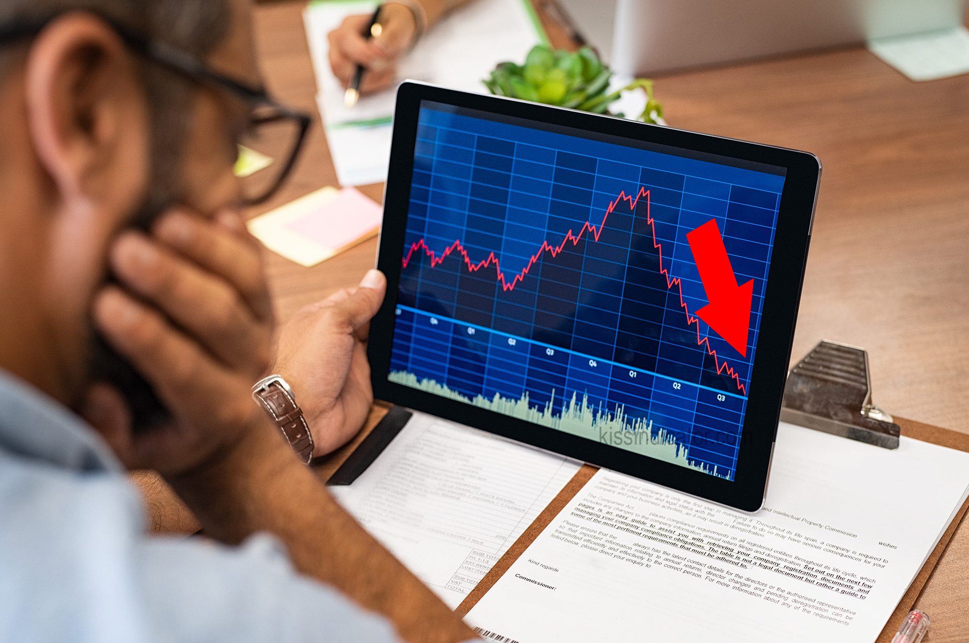 La resaca de UST/LUNA hunde el mercado DeFi, que pierde 40% de liquidez