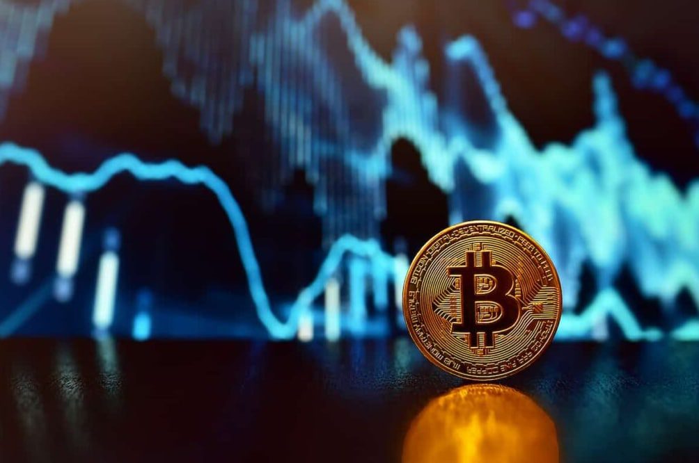 Bitcoin corrige 3% mientras el Banco de Inglaterra pide una mayor regulación