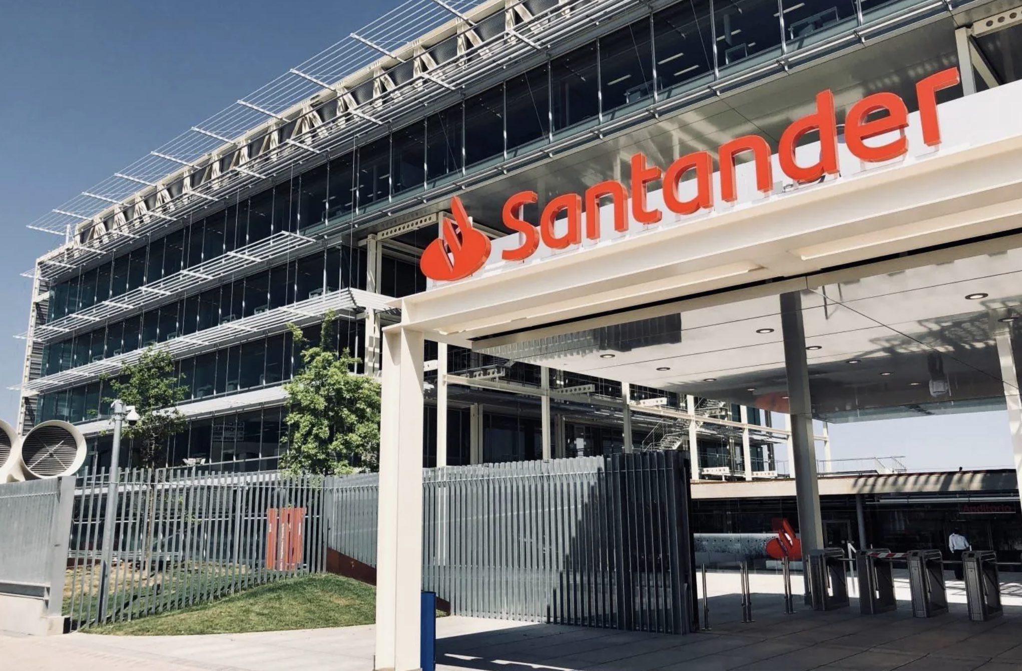 Banco Santander celebrará el jueves entrega de premios en el metaverso Decentraland
