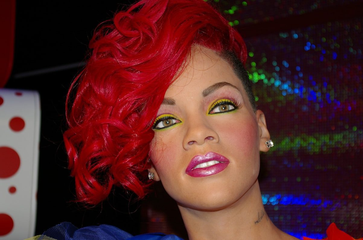 derechos de transmisión de canción de Rihanna se vende como NFTs