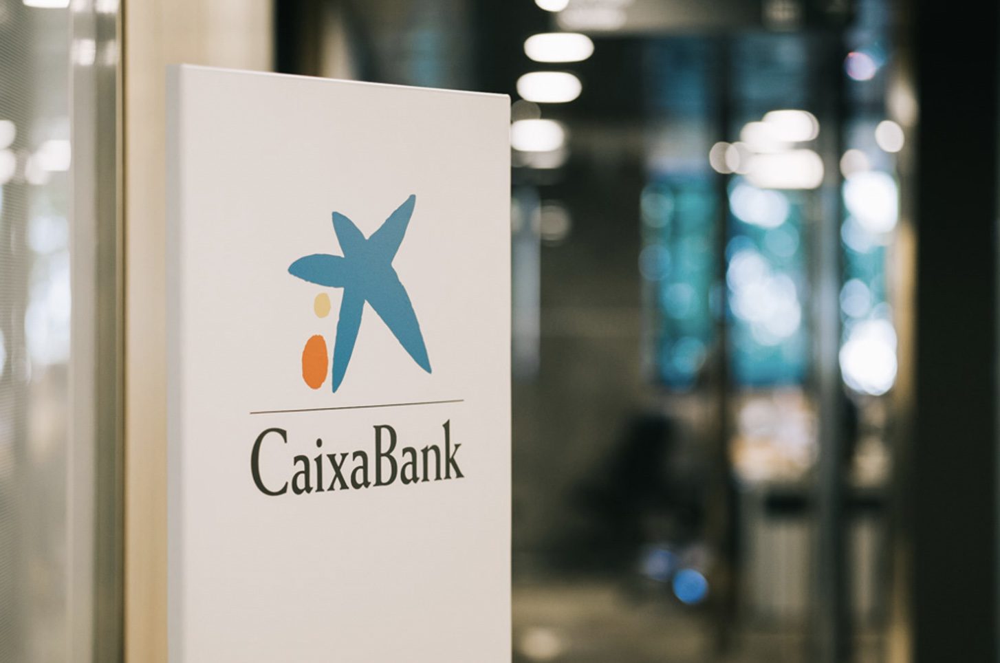 Caixabank regala NFTs por domiciliar nóminas en su banco móvil Imagine