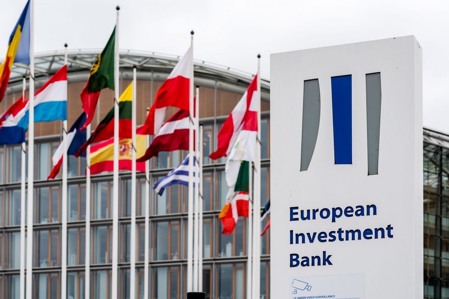 Banco Europeo de Inversiones lanza su primer bono climático usando blockchain