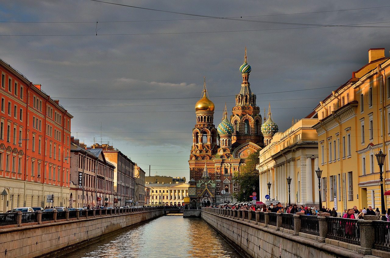Binance dice que vende su negocio de Rusia a un exchange lanzado ayer