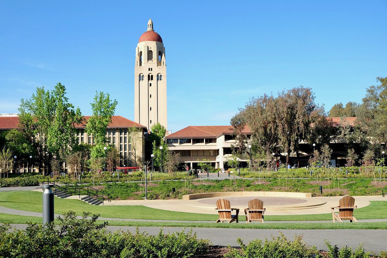 Universidad de Stanford devolverá $5,5 millones en donaciones de FTX