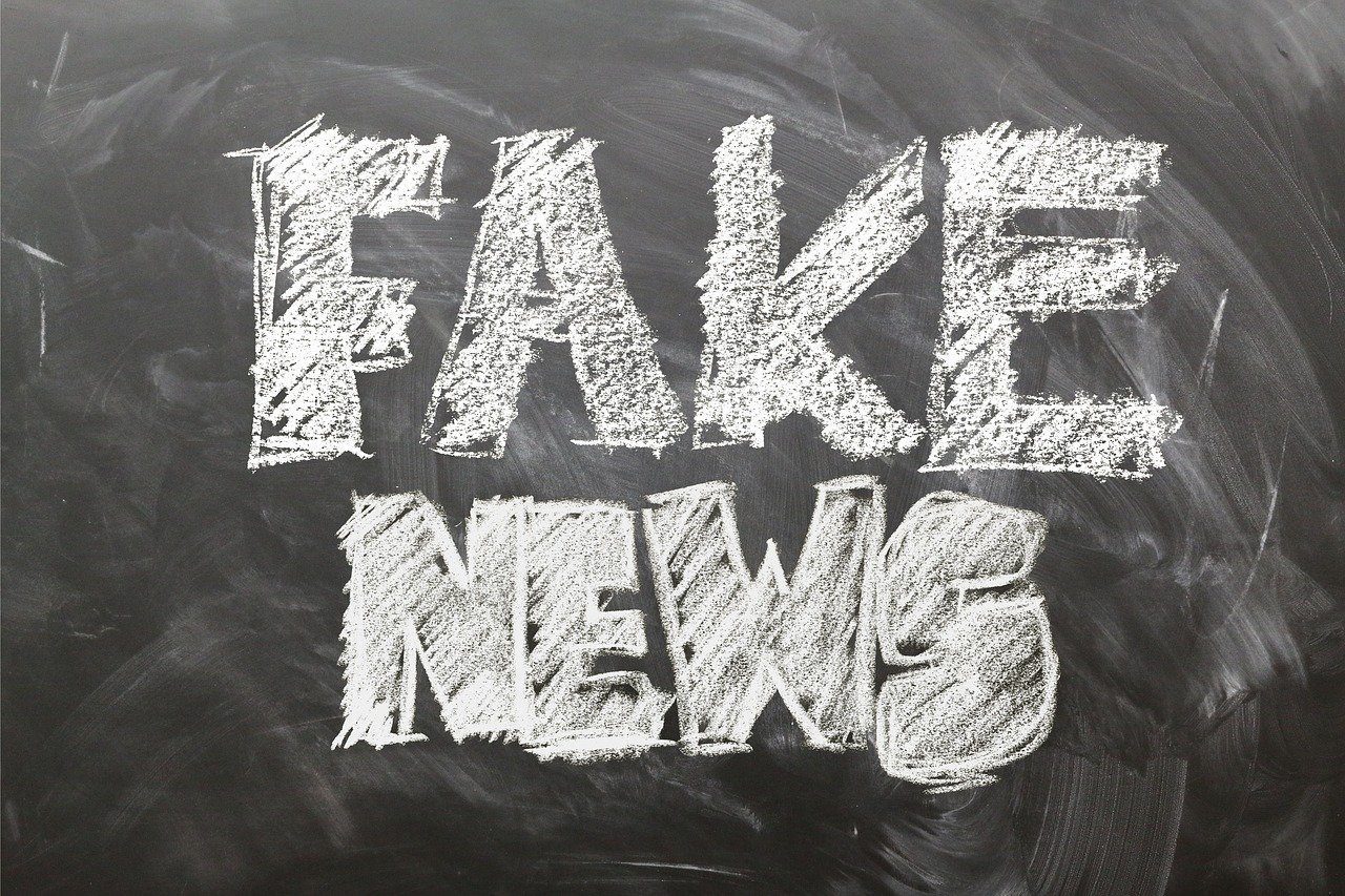 Las noticias falsas y el ecosistema comunicativo de las cripto