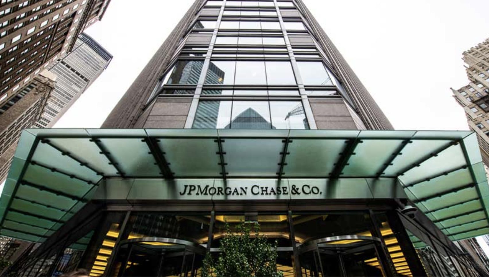 JP Morgan y Apollo crean red empresarial tokenizada para activos