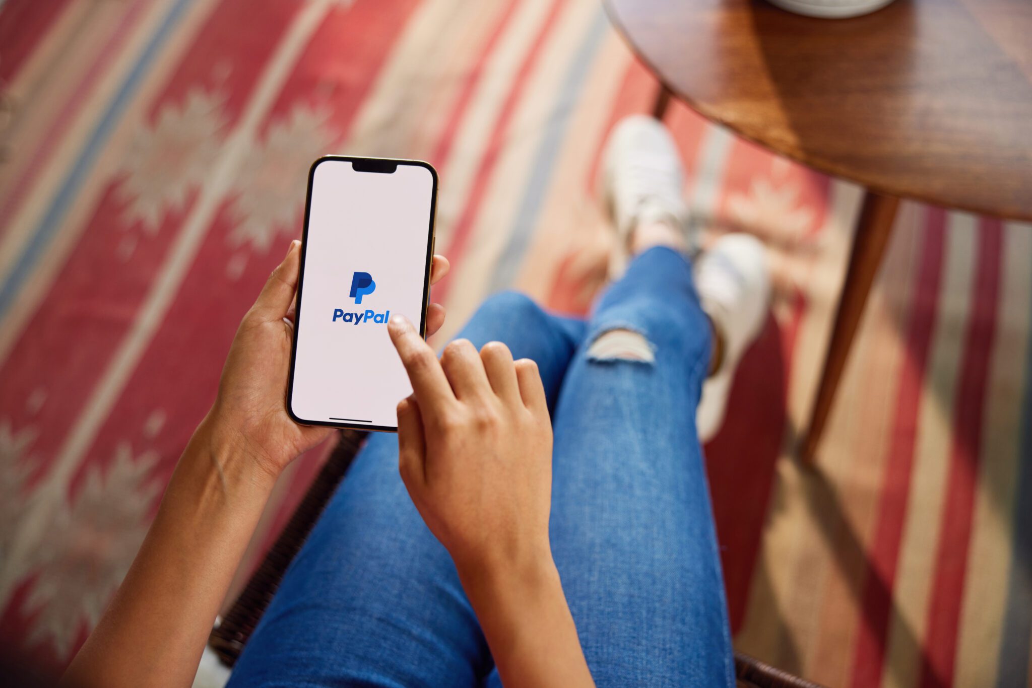 PayPal invierte en Mesh, solución de pagos cripto, con su stablecoin
