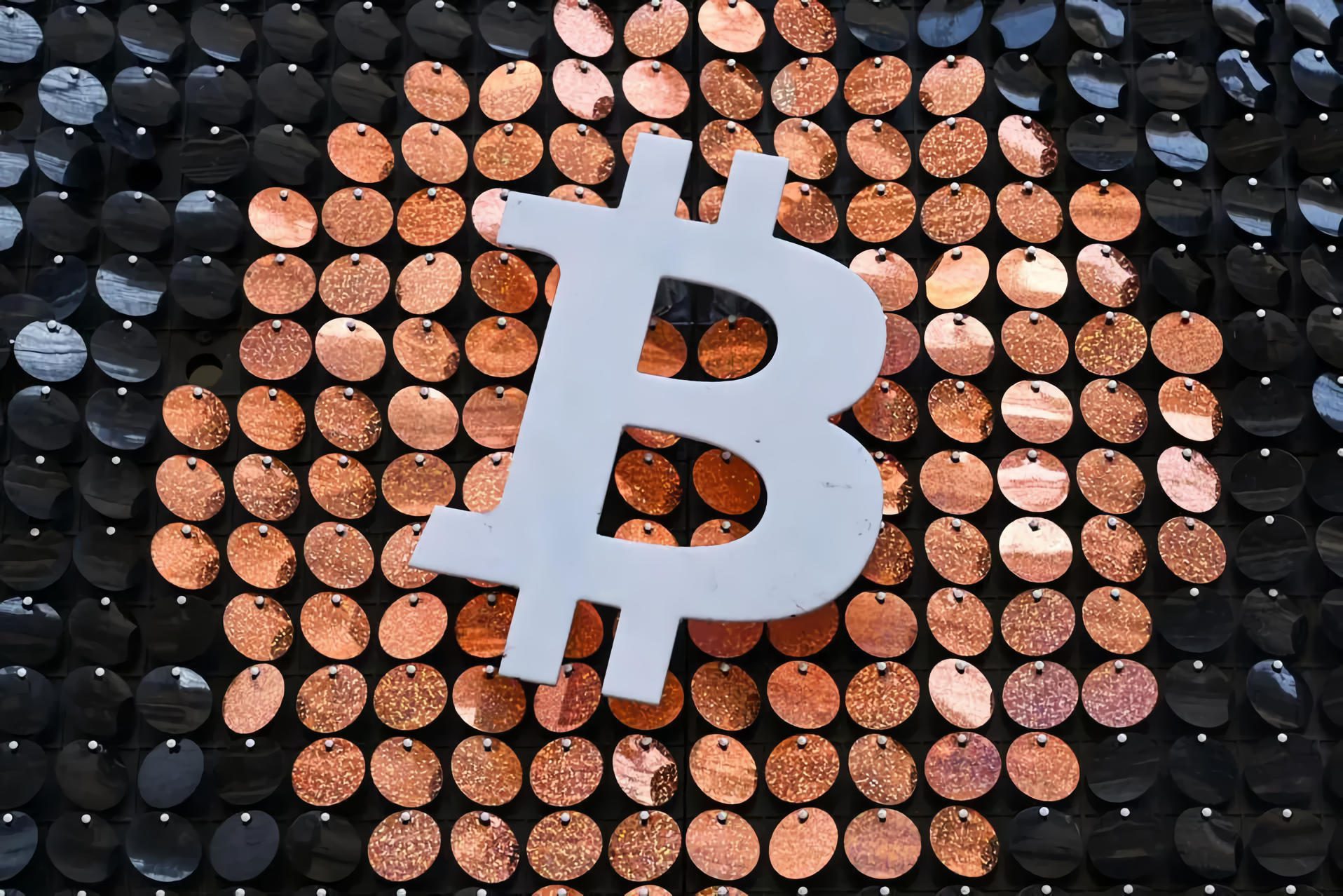 Bitcoin recibe amenazas de muerte de Europa y EEUU