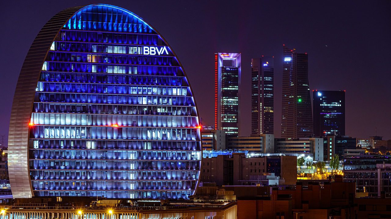 La transformación de la banca española hacia las criptomonedas: una alianza inesperada