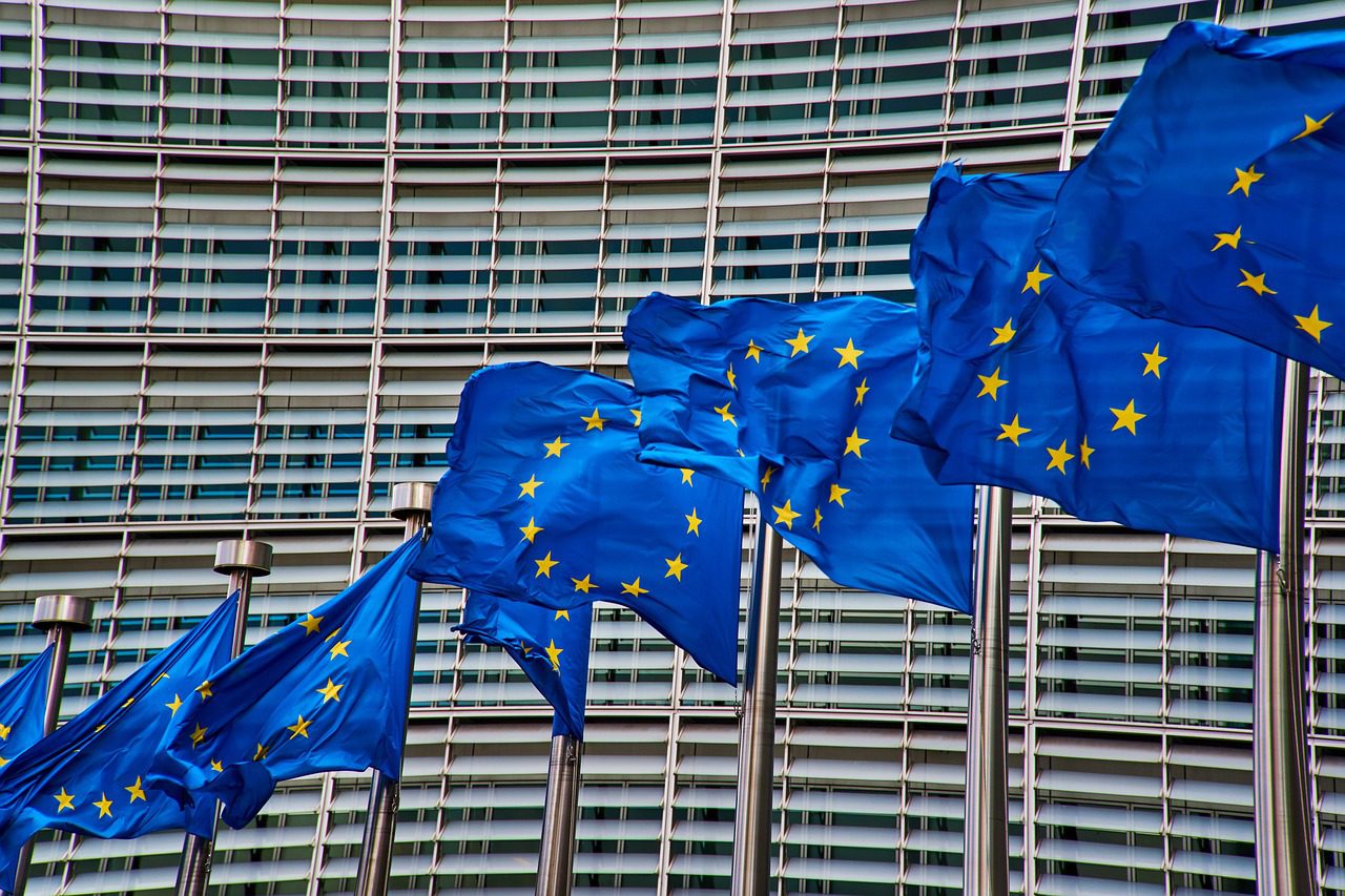 ESMA exige a exchanges retirar stablecoins no conformes con MiCA en marzo de 2025