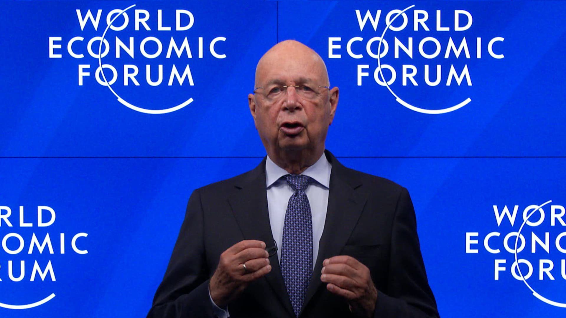 Klaus Schwab renuncia finalmente al WEF: ¿Qué impacto tendrá en la economía global?