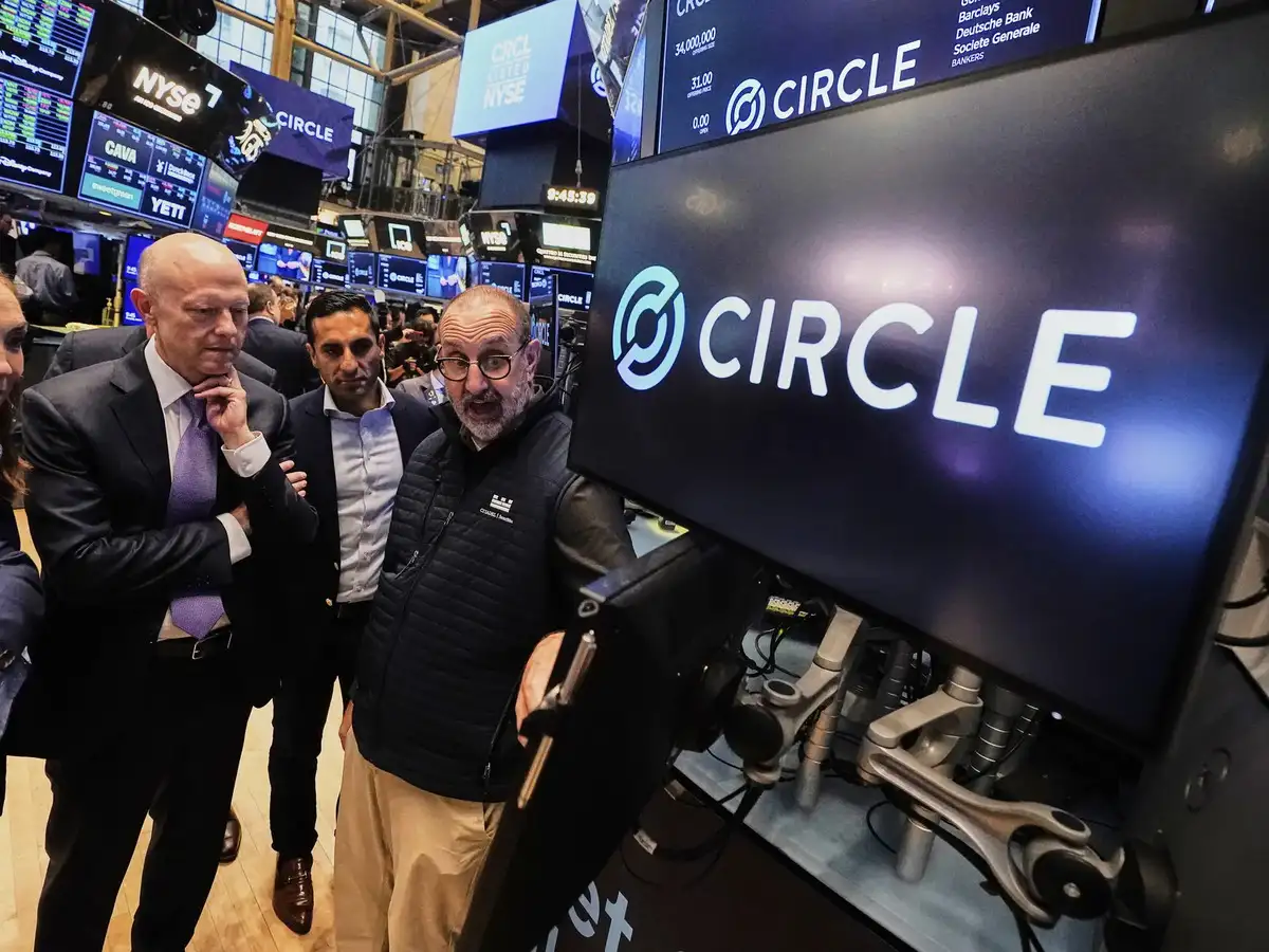 Circle rompe récord y se acerca a Coinbase en capitalización de mercado