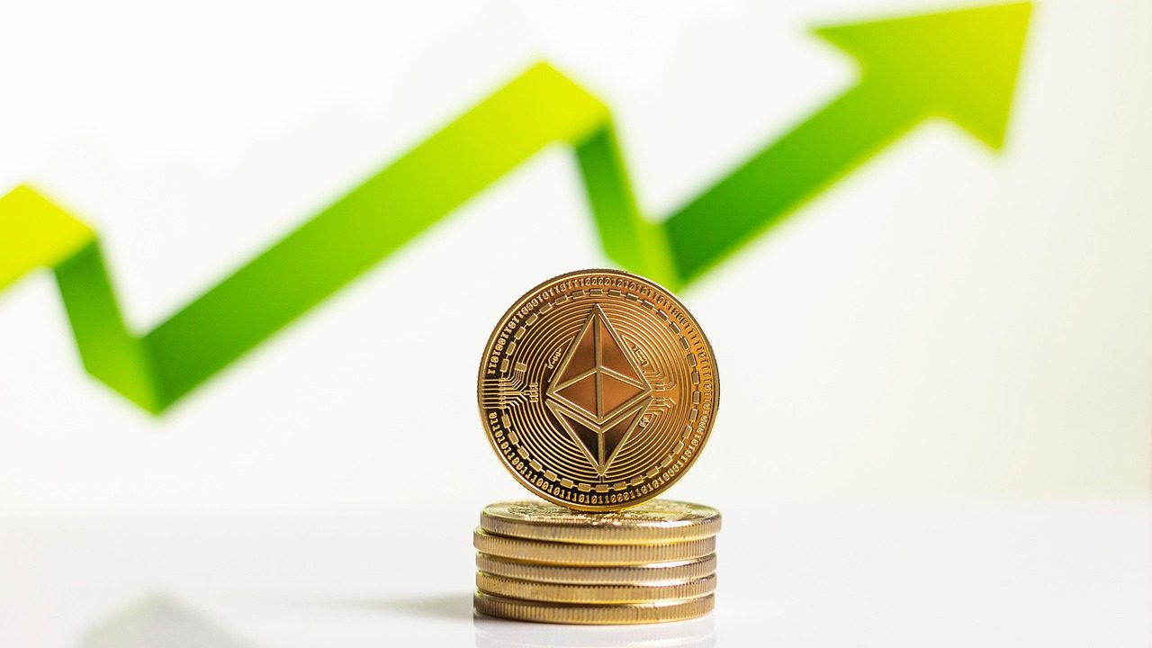 diós al verano con una revalorización histórica de Ethereum y calma en Bitcoin