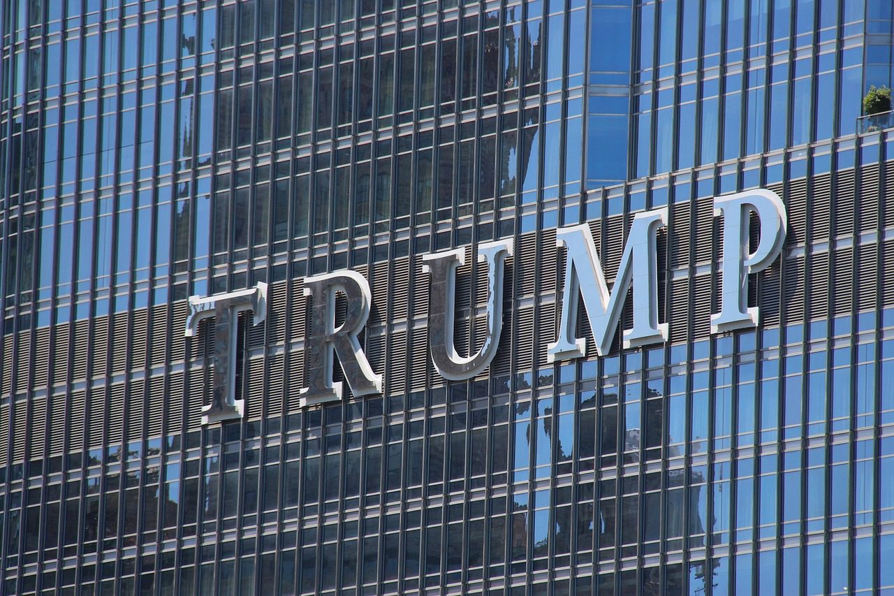 Trump estudia tokenizar su imperio inmobiliario: del ladrillo a la blockchain
